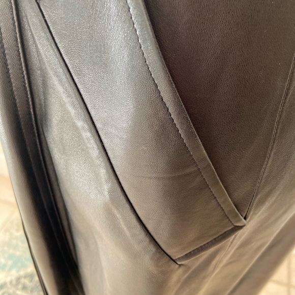 David Meister Vintage 100% Lamb skin leather coat. - Picture 6 of 7